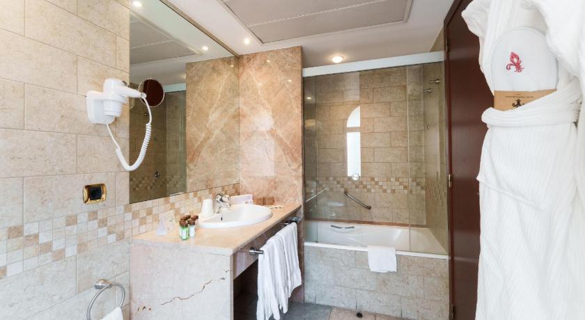 Image of Superior Suite 2