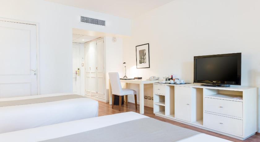 Image of Superior Twin Room 6