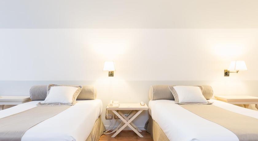 Image of Superior Twin Room 8