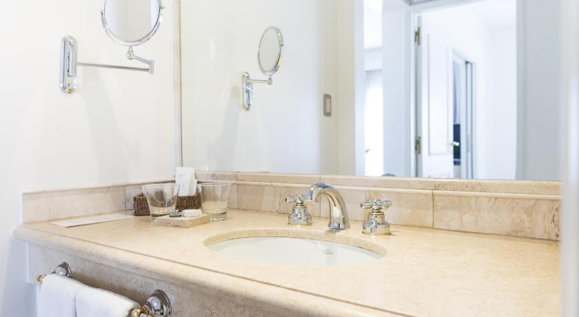 Image of Executive Suite 14