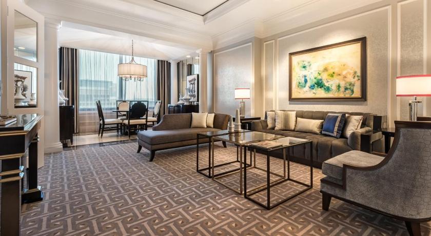 รูปของPalace Executive Suite 1 King Bed + 2 Queen Bedroom 3