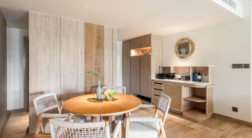 Lagoon View 1 Bedroom Suite 1 King Bedの画像 12