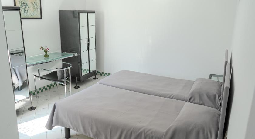 Image of Single Room 5