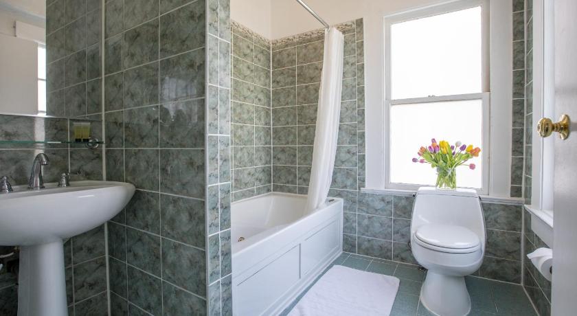 Image of Standard Queen Room 2