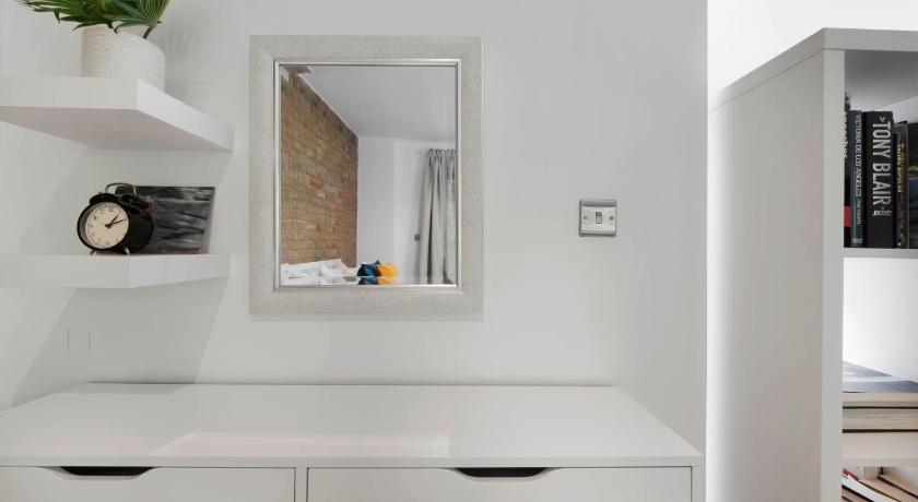 Image of Studio with Garden View 13