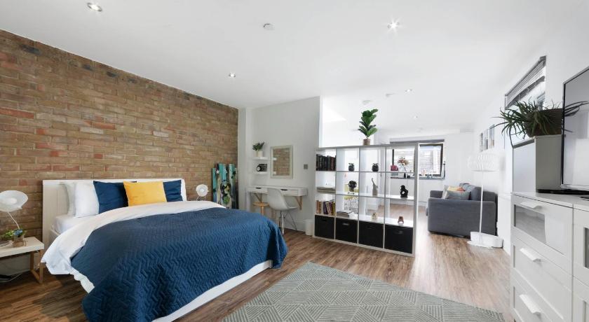 Image of Studio with Garden View 0