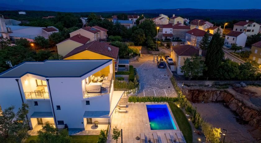 Apartmani Vila Mara M 2 i M 3 heated pool