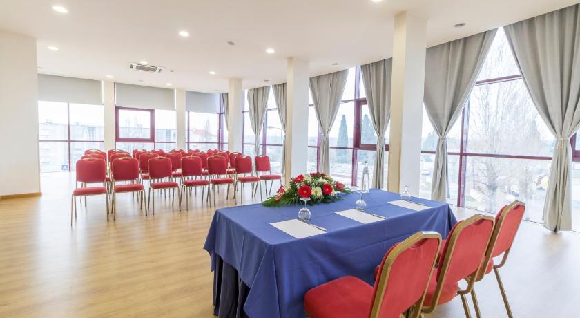 알카네나 Hotel Eurosol Alcanena 3성급 호텔 레스토랑