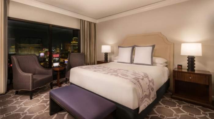 รูปของออกัสตัส เอ็กเซกคิวทีฟ สวีท เตียงคิงไซส์ (Augustus Executive Suite 1 King) 14