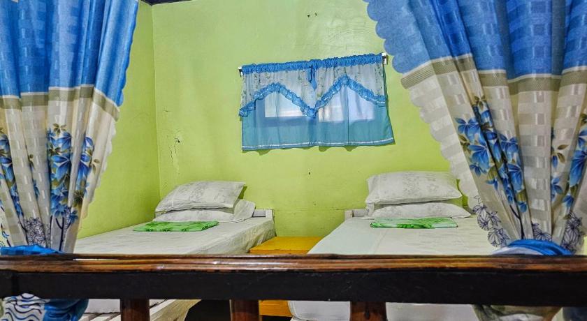 Image of Family Room 14