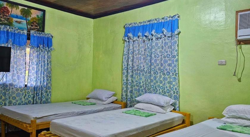 Image of Family Room 15