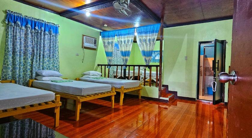 Image of Family Room 0