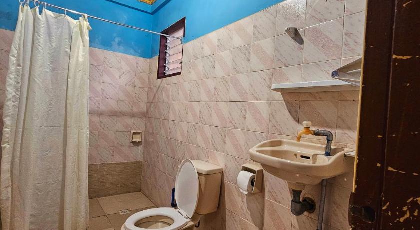 Image of Quadruple Room with Private Bathroom 2