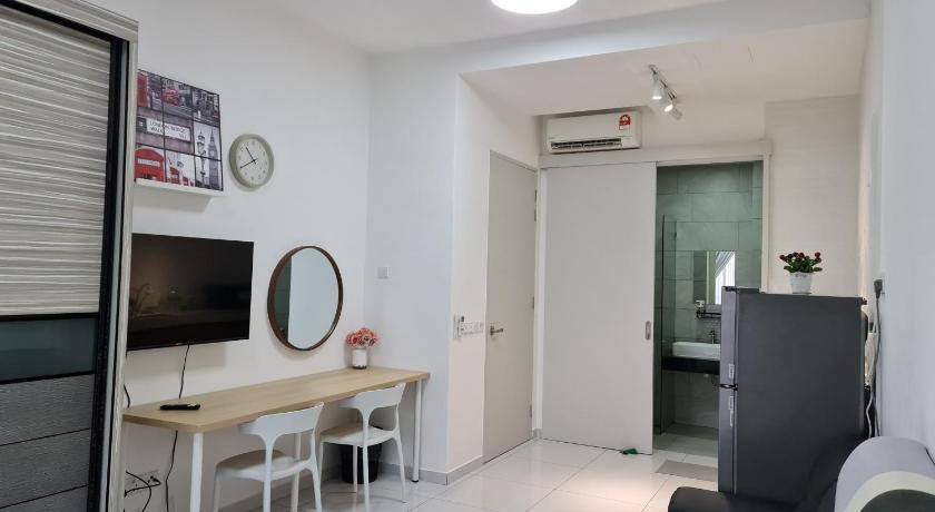 ジョホールバル Sky Tree Studio apartment Bukit Indah with Netflix 3つ星 ゲストハウス 客室