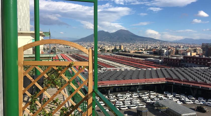 Image of Superior King Room 12