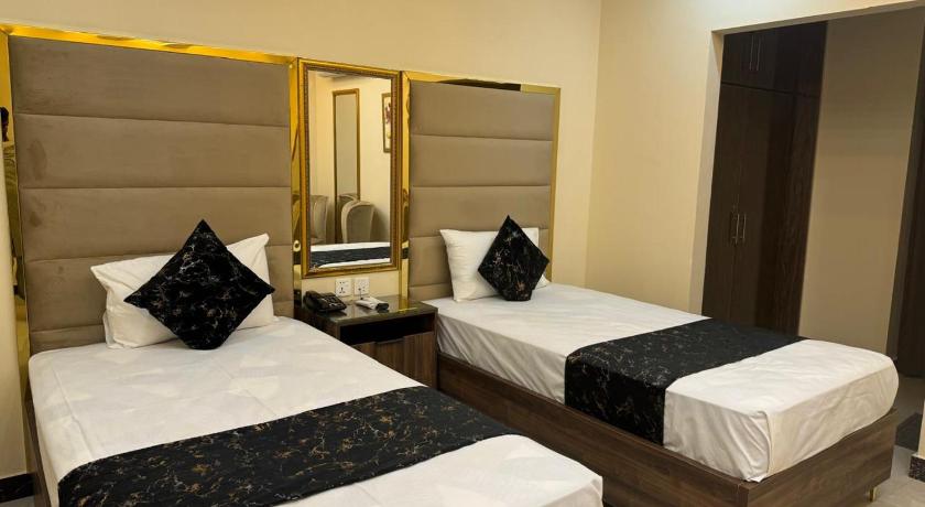 Gold Pine Hotel Lahore – Lahore, WI