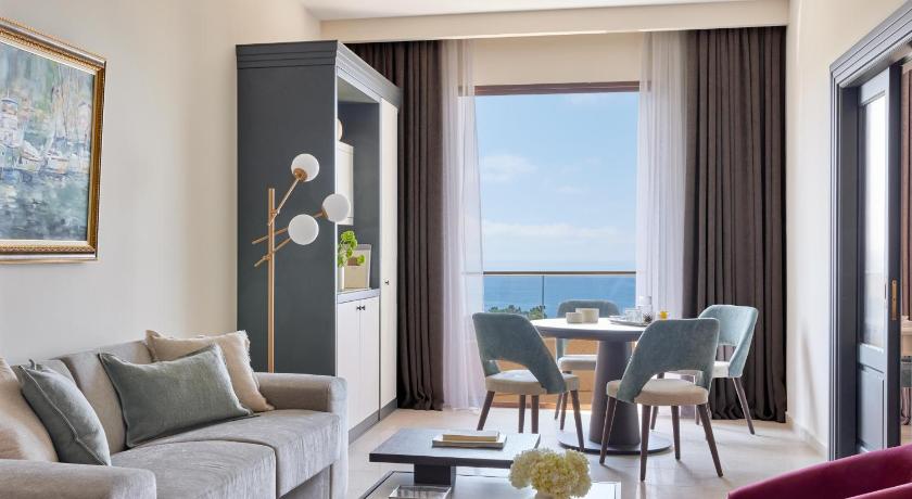 Image of Family Suite Two-Bedroom Sea View 1