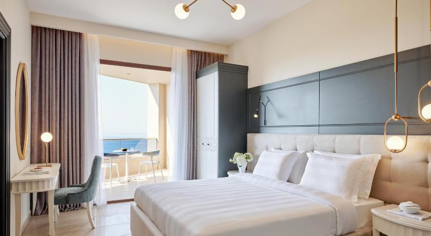 Image of Family Suite Two-Bedroom Sea View 3