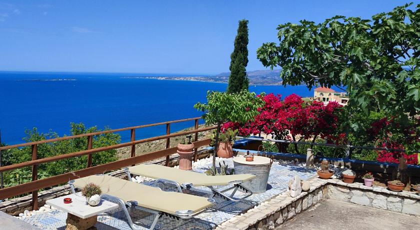 Image of One-Bedroom Apartment with Sea View 3