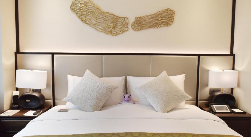 Image of Superior Suite 1 Bedroom with 1 King Bed 9