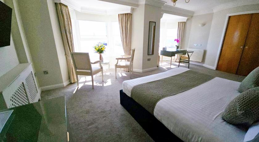 Image of Superior King Room with Sea View 7
