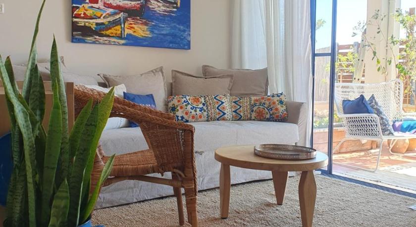The Turquoise Suite on the Sea Trail, Atlit
