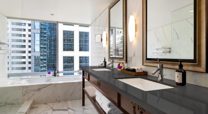 Image of 1 BEDROOM PREMIUM SUITE WITH BALCONY 2