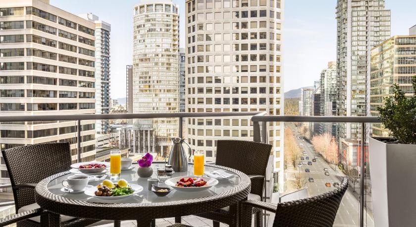 Image of 1 BEDROOM PREMIUM SUITE WITH BALCONY 1