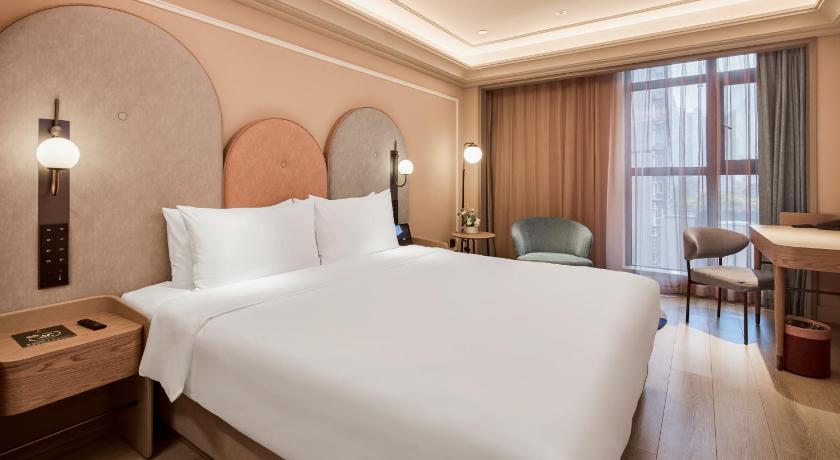 Image of Superior Room with One King-Size Bed 1