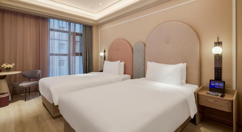 Image of Superior Room with Two Single Beds 1