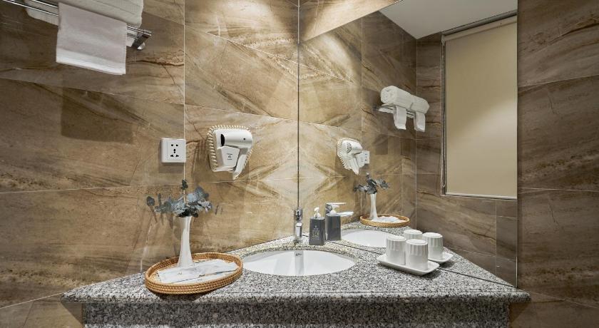 Zdjęcie: Pokój dwuosobowy o podwyższonym standardzie (Superior Double Room) 9