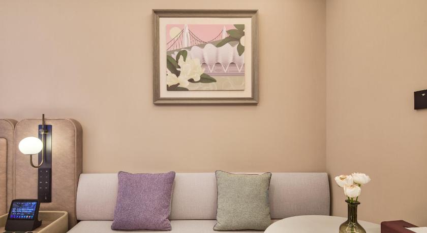 Image of Deluxe Room with Two Single Beds 6