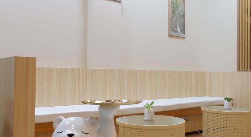 ハートヤイ Shi-ro-i Poshtel 3つ星 ホテル 外観