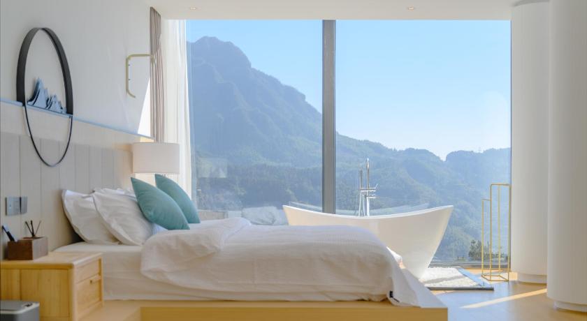 XMAN Sunrise Peaks Resort - image 25