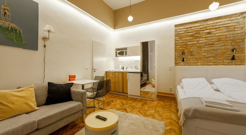 Image of Studio with Courtyard View 0