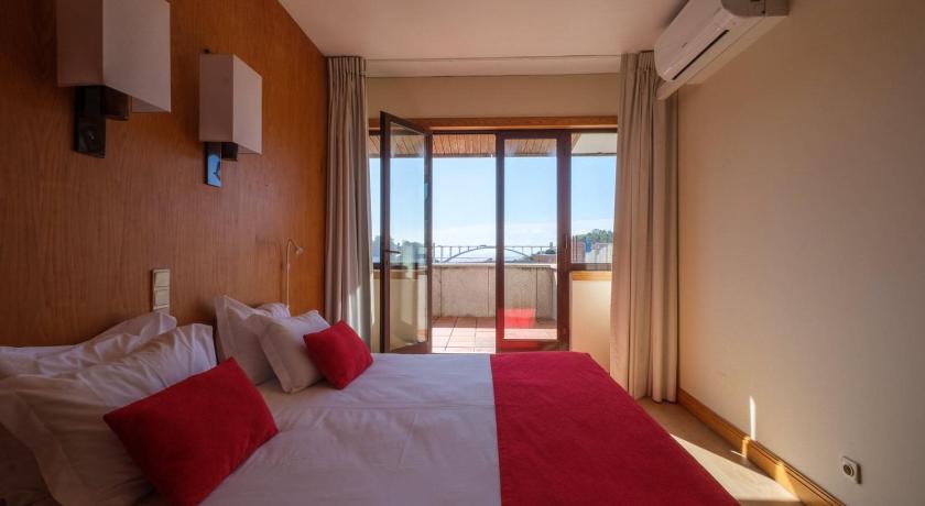 ポルト Vilar Oporto Hotel 3つ星 ホテル プール