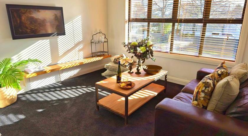 Apartment 2 - Haddin Court - Stunning Executive