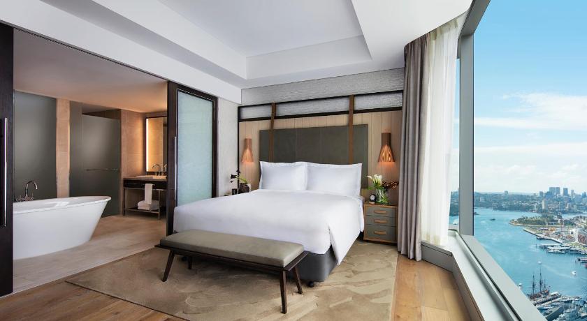 Image of PRESTIGE SUITE, Club Millésime Benefits, 1 King Size Bed, Living Room, Darling Harbour View 0