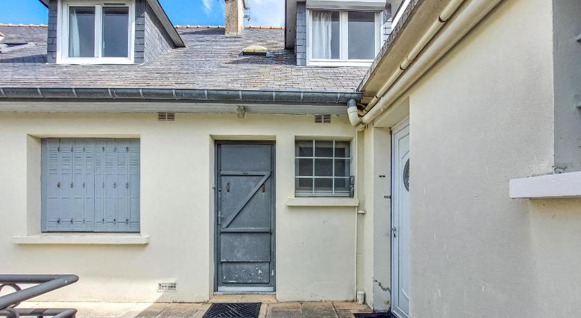 Amazing Apartment In Saint-Lunaire