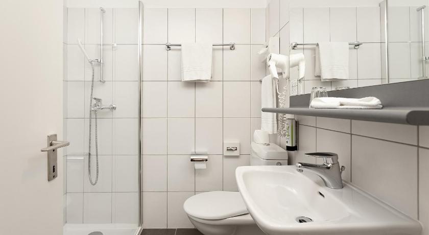 Image of Comfort Single Room with Lake View 2