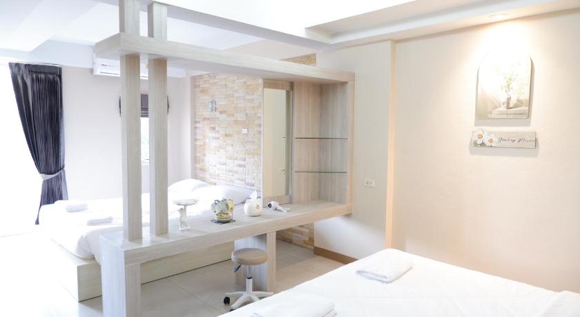 ハートヤイ Shi-ro-i Poshtel 3つ星 ホテル プール