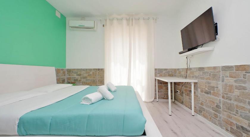 Image of Three-Bedroom Apartment 17