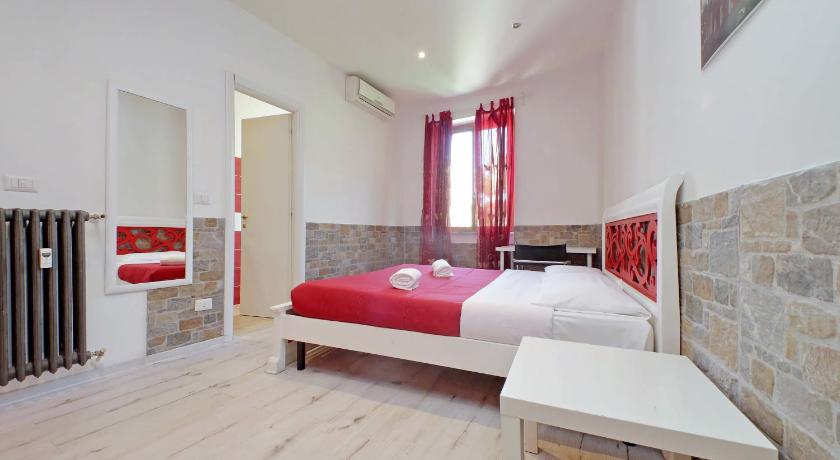 Image of Three-Bedroom Apartment 12