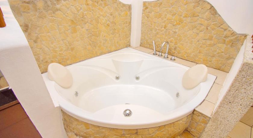 Image of 1 Bedroom Premier Suite - Jacuzzi 15