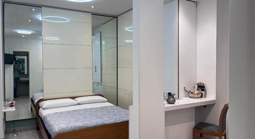 Image of Quadruple Room 1