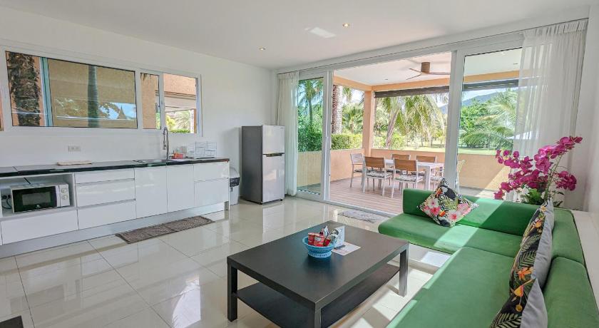 コチャン Poolside Apartments and Rooms - by KohChangVillas 4つ星 ホテル ロビー