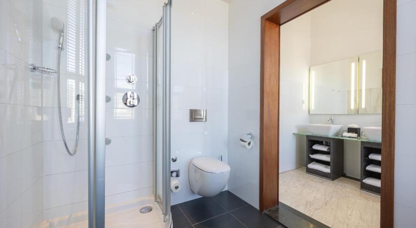 Image of Suite 8