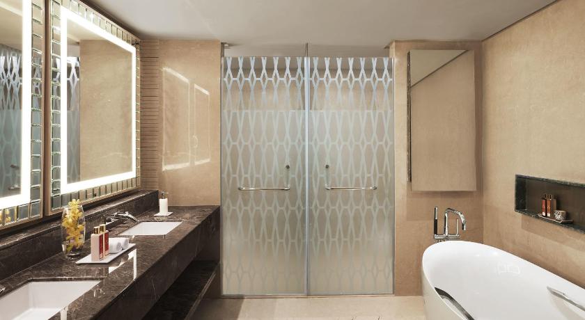 Image of Junior Suite, Two Way Airport Transfers from CSMIA Only, High Tea, & Daily Evening Cocktails 11