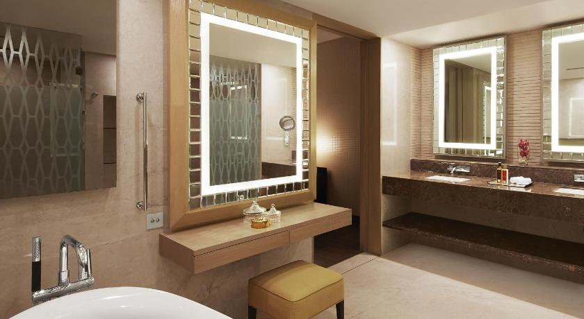 Image of Junior Suite, Two Way Airport Transfers from CSMIA Only, High Tea, & Daily Evening Cocktails 10