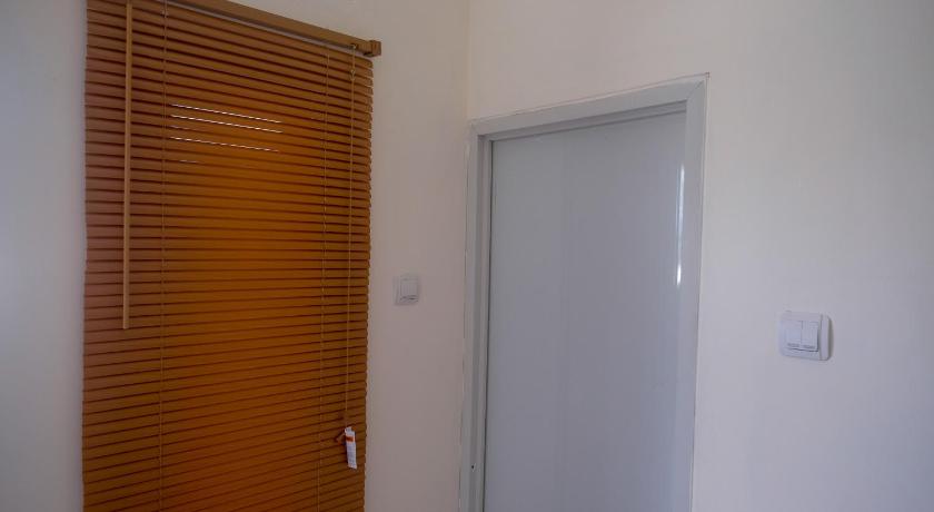 RedDoorz near Laweyan Gentan – Sukoharjo, SD